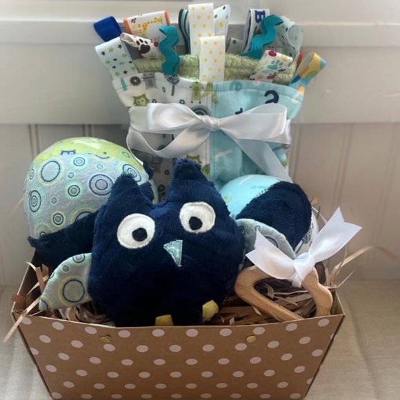 Owl jingle plushy w/ coordinating ball plushes and sensory blanket Handmade - Picture 5 of 5